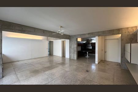 Apartamento à venda com 130m², 1 quarto e 1 vagaSala 