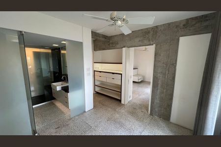 Apartamento à venda com 130m², 1 quarto e 1 vagaSuite