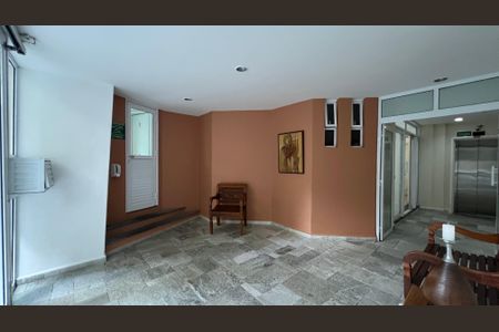 Apartamento à venda com 130m², 1 quarto e 1 vagaHall de entrada