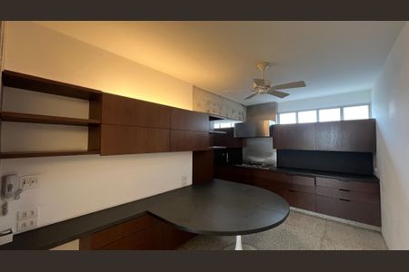Apartamento à venda com 130m², 1 quarto e 1 vagaCozinha