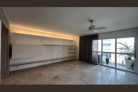 Apartamento à venda com 130m², 1 quarto e 1 vagaSala 