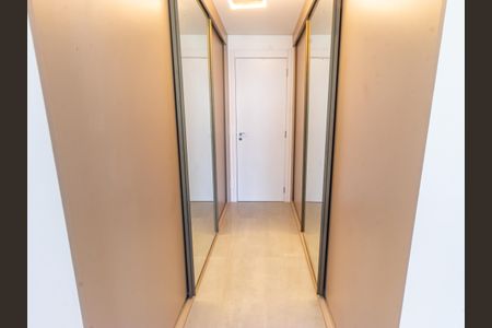 Apartamento à venda com 122m², 3 quartos e 2 vagasSuíte 1 - Closet