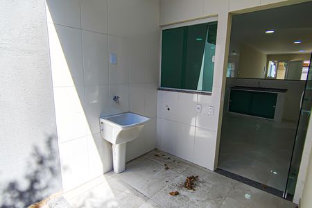 Casa à venda com 80m², 3 quartos e 1 vagaÁrea de Serviço