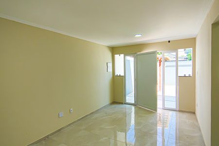 Casa à venda com 80m², 3 quartos e 1 vagaSala