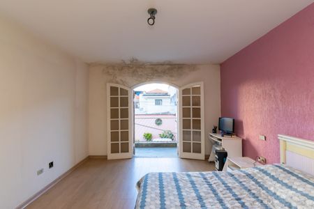 Casa à venda com 220m², 4 quartos e 4 vagas Casa à venda com 220m², 4 quartos e 4 vagasSuíte