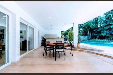 Casa de condomínio à venda com 1032m², 4 quartos e 5 vagas