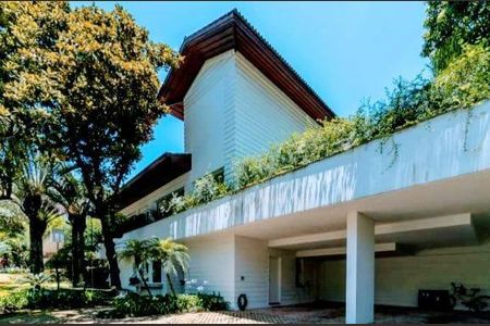 Casa de condomínio à venda com 1032m², 4 quartos e 5 vagas