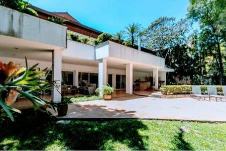 Casa de condomínio à venda com 1032m², 4 quartos e 5 vagas
