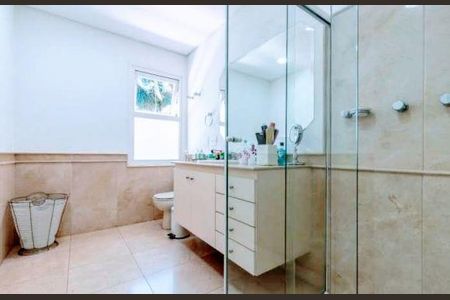 Casa de condomínio à venda com 1032m², 4 quartos e 5 vagas