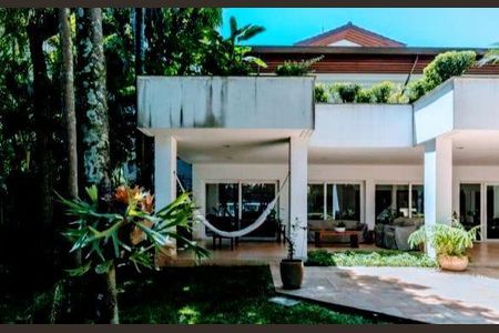 Casa de condomínio à venda com 1032m², 4 quartos e 5 vagas