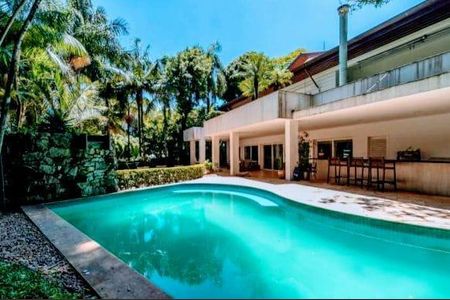 Casa de condomínio à venda com 1032m², 4 quartos e 5 vagas