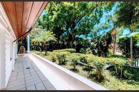 Casa de condomínio à venda com 1032m², 4 quartos e 5 vagas