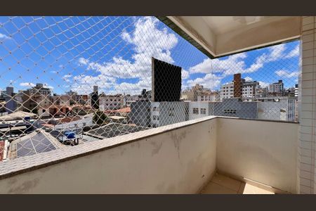 Apartamento à venda com 111m², 3 quartos e 2 vagasVaranda