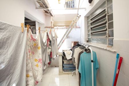 Casa à venda com 90m², 2 quartos e sem vagaQuintal