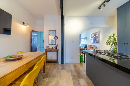 Casa à venda com 158m², 3 quartos e 2 vagas Casa à venda com 158m², 3 quartos e 2 vagasCozinha