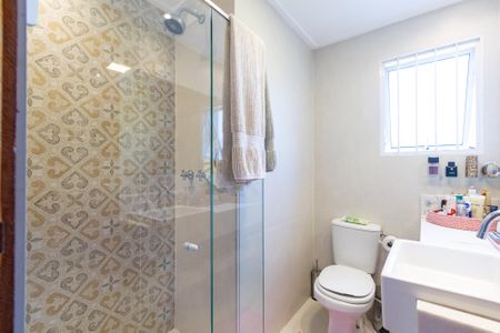 Casa à venda com 158m², 3 quartos e 2 vagas Casa à venda com 158m², 3 quartos e 2 vagasBanheiro da Suíte