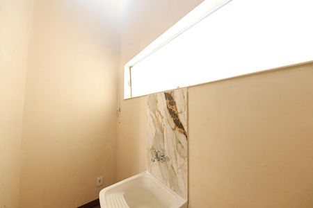 Casa para alugar com 25m², 1 quarto e sem vagaÁrea de Serviço