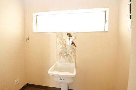 Casa para alugar com 25m², 1 quarto e sem vagaÁrea de Serviço
