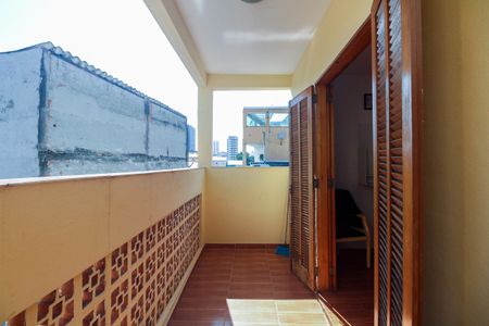 Casa à venda com 100m², 2 quartos e 2 vagasQuarto 1 - Varanda