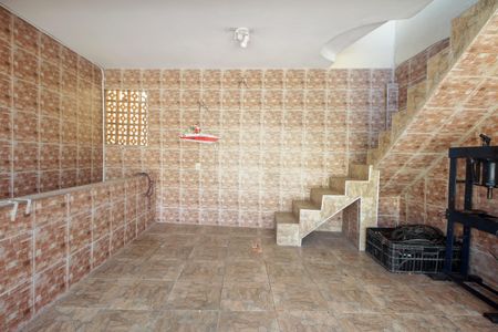 Casa à venda com 100m², 2 quartos e 2 vagasGaragem