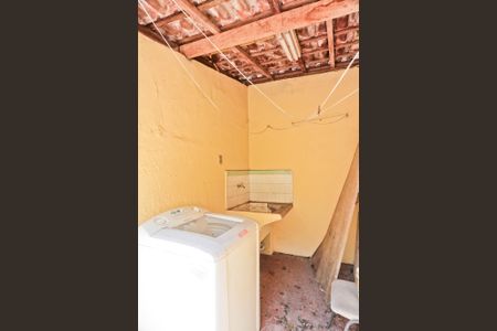 Casa à venda com 200m², 3 quartos e 1 vagaCasa 2 - área de serviço