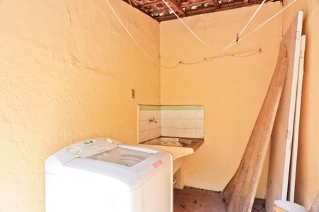 Casa à venda com 200m², 3 quartos e 1 vagaCasa 2 - área de serviço