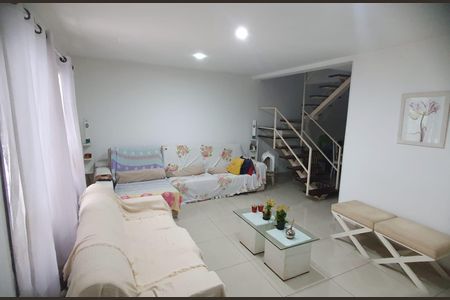 Casa de condomínio à venda com 100m², 3 quartos e 1 vagaSala