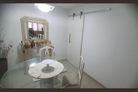 Casa de condomínio à venda com 100m², 3 quartos e 1 vagaSala de Jantar