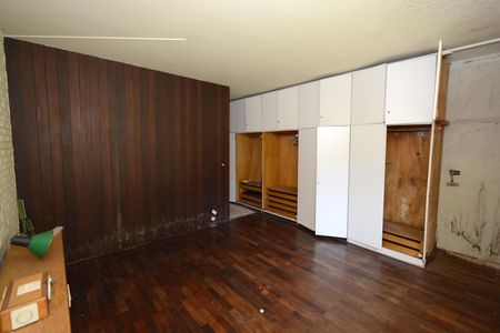 Casa à venda com 450m², 3 quartos e 3 vagasSuíte