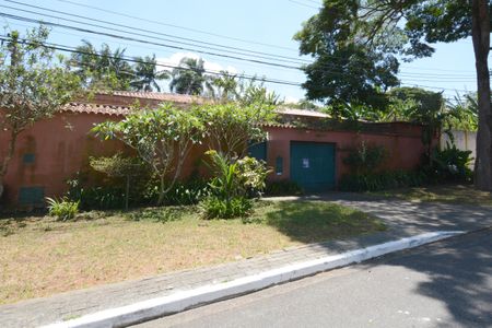 Casa à venda com 450m², 3 quartos e 3 vagasFachada