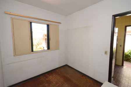 Casa à venda com 450m², 3 quartos e 3 vagasQuarto de Serviço