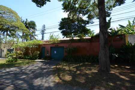 Casa à venda com 450m², 3 quartos e 3 vagasFachada