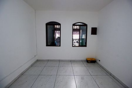 Casa à venda com 125m², 2 quartos e 2 vagasSala