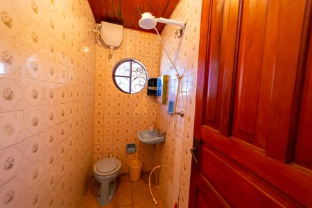 Casa à venda com 170m², 3 quartos e 6 vagas Casa à venda com 170m², 3 quartos e 6 vagasBanheiro