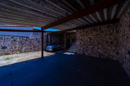 Casa à venda com 170m², 3 quartos e 6 vagas Casa à venda com 170m², 3 quartos e 6 vagasGaragem