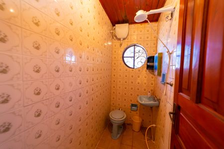 Casa à venda com 170m², 3 quartos e 6 vagas Casa à venda com 170m², 3 quartos e 6 vagasBanheiro