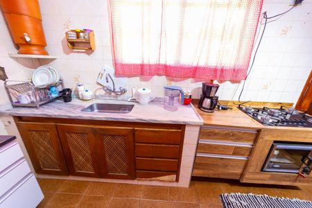 Casa à venda com 170m², 3 quartos e 6 vagas Casa à venda com 170m², 3 quartos e 6 vagasCozinha