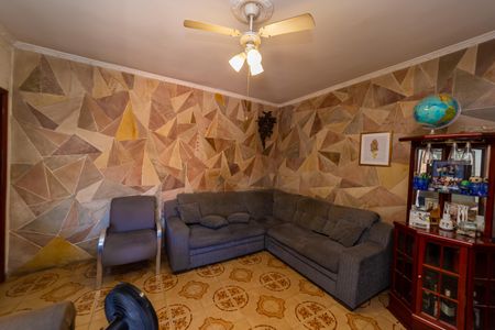 Casa à venda com 170m², 3 quartos e 6 vagas Casa à venda com 170m², 3 quartos e 6 vagasSala