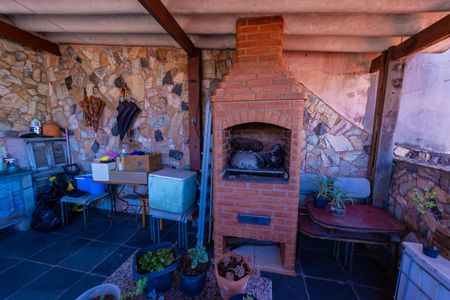 Casa à venda com 170m², 3 quartos e 6 vagas Casa à venda com 170m², 3 quartos e 6 vagasÁrea gourmet