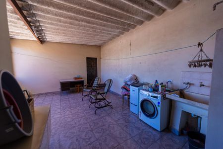 Casa à venda com 170m², 3 quartos e 6 vagas Casa à venda com 170m², 3 quartos e 6 vagasÁrea de Serviço