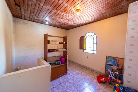 Casa à venda com 170m², 3 quartos e 6 vagas Casa à venda com 170m², 3 quartos e 6 vagasCorredor