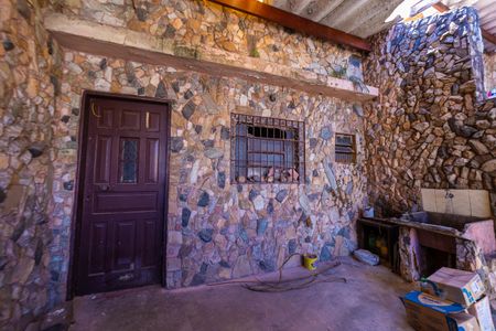 Casa à venda com 170m², 3 quartos e 6 vagas Casa à venda com 170m², 3 quartos e 6 vagasEdícula