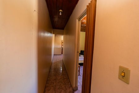 Casa à venda com 170m², 3 quartos e 6 vagas Casa à venda com 170m², 3 quartos e 6 vagasCorredor