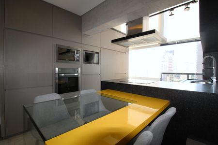 Apartamento à venda com 70m², 1 quarto e 1 vagaSala/Cozinha