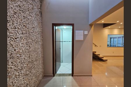 Casa à venda com 500m², 4 quartos e 3 vagas Casa à venda com 500m², 4 quartos e 3 vagasSala