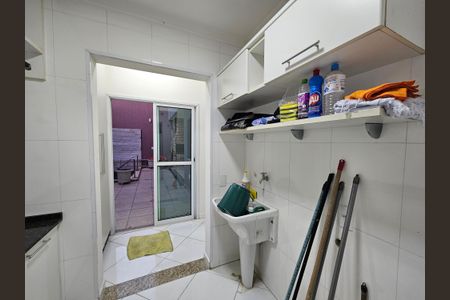 Casa à venda com 500m², 4 quartos e 3 vagas Casa à venda com 500m², 4 quartos e 3 vagasÁrea de Serviço