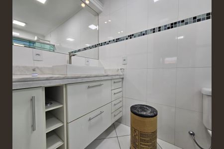 Casa à venda com 500m², 4 quartos e 3 vagas Casa à venda com 500m², 4 quartos e 3 vagasBanheiro da Suíte 2