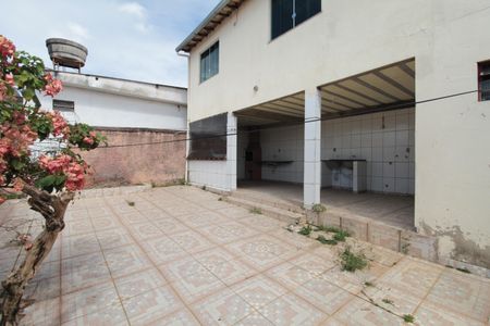 Casa à venda com 360m², 5 quartos e 2 vagasQuintal