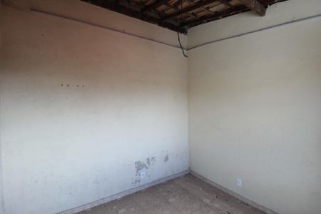 Casa à venda com 360m², 5 quartos e 2 vagasCasa dos Fundos | Quarto