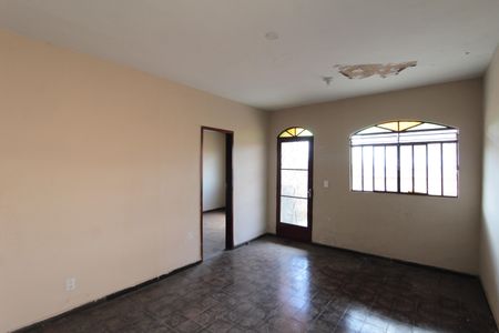 Casa à venda com 360m², 5 quartos e 2 vagasSala